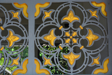 Photos of objects with neat arrangements, background objects