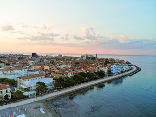 Fototapeta premium Veduta aerea della città di Grado in provincia di Gorizia , Friuli Venezia Giulia. Aerial view of the city of Grado in the province of Gorizia, Friuli Venezia Giulia.