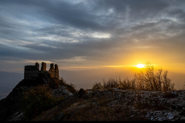 Fototapeta premium Bulgarian Anevo Fortress at sunset