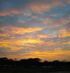 Obraz premium sunset in the village 