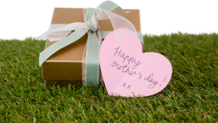 Happy Mothers Day tag on gift box