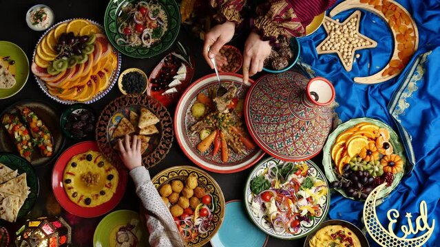 Tagine marocaine : 5 261 images, photos de stock, objets 3D et images  vectorielles