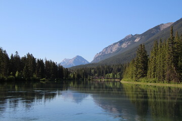 Fototapeta na wymiar Morning On The Bow River, Banff National Park, Alberta