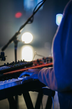 worship keyboard player