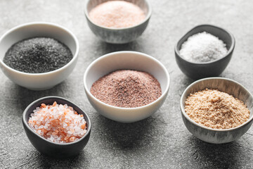 Obraz na płótnie Canvas Bowls with assorted speciality salt