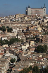 Fototapeta na wymiar Alcázar de Toledo visto desde uno de los miradores de esta hermosa ciudad