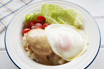 ロコモコ丼