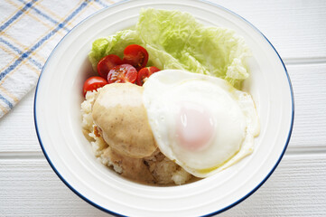 ロコモコ丼