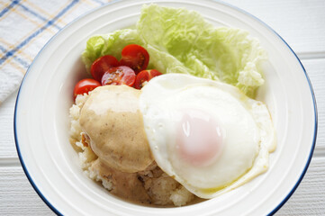 ロコモコ丼
