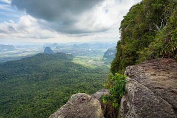 Fototapeta na wymiar Beautiful scenery over the jungles from the top of the Dragon Crest Mountain in Thailand