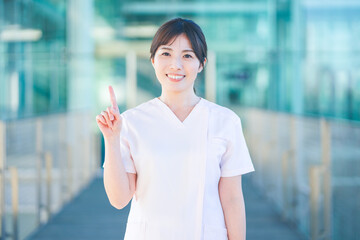 女性　医療従事者　ポートレート　半身