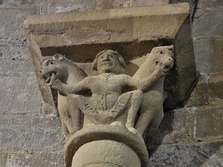 chapiteau, église de saint-robert ( corrèze) - 588704008