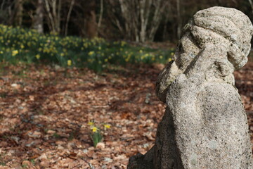 Sculpture du village abandonné de Clédat, Corrèze, France