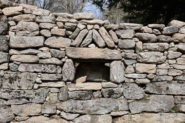 Mur de maison en ruine, village abandonné de Clédat, Corrèze, France