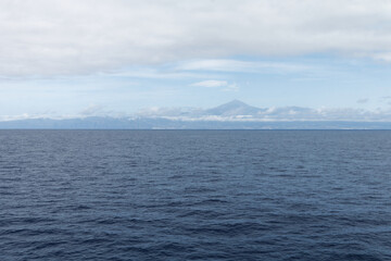 Wyspa La Gomera widziana z morza