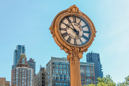 Clock at 5th Avenue in New York City