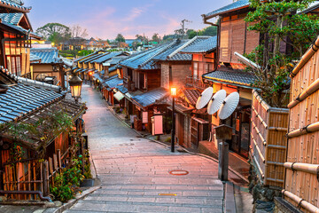 Obraz premium Kyoto, Japan at Twilight in Higashiyama
