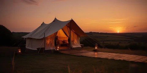 Vlies Fototapete Lachsfarbe glamping. luxury glamorous camping. glamping in the beautiful countryside