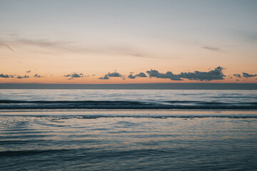 Sonnenuntergang an der Nordsee am Strand