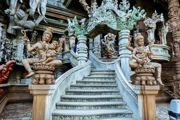 Fototapeta premium Beautiful Wooden Figures and Statues in the Sanctuary of Truth in Pattaya, Thailand