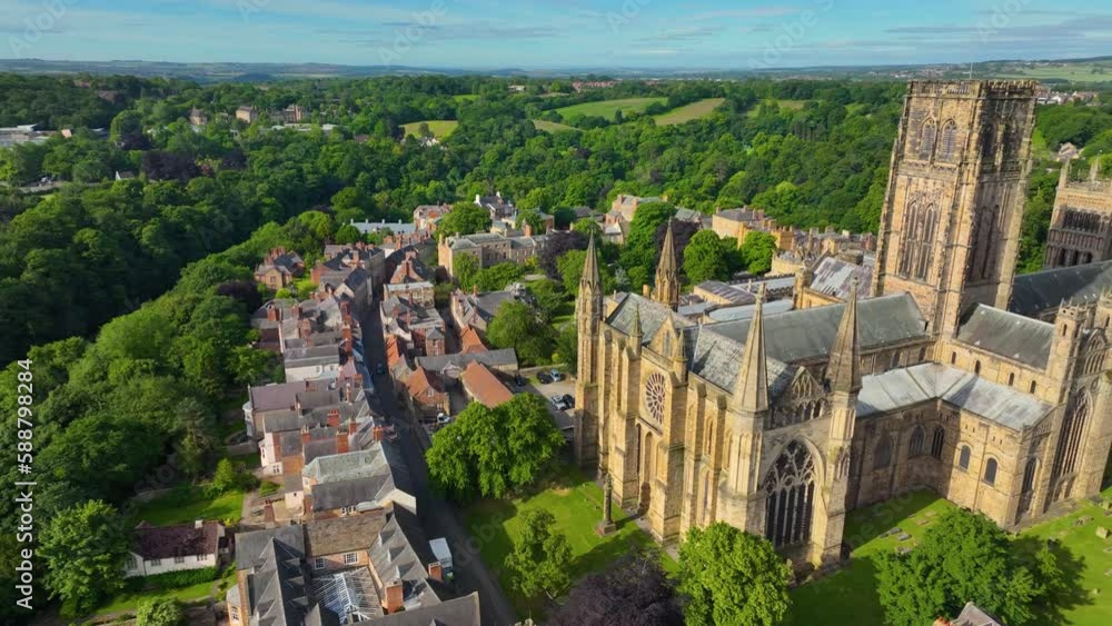 Wall mural Durham Cathedral is a cathedral in the historic city center of Durham, England, UK. The Durham Castle and Cathedral is a UNESCO World Heritage Site since 1986. 