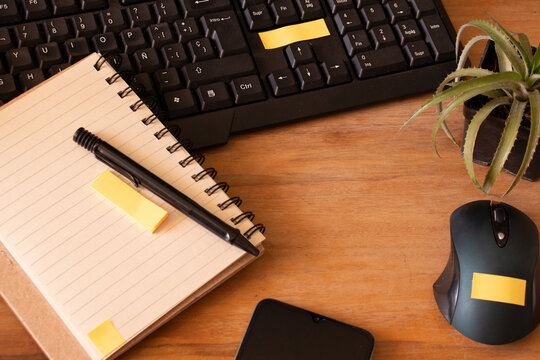 oficina  teclado y agenda de apuntes