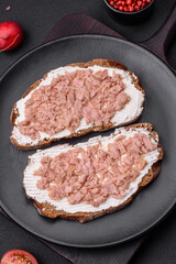 Delicious sandwiches consisting of grilled toast, canned tuna and cream cheese