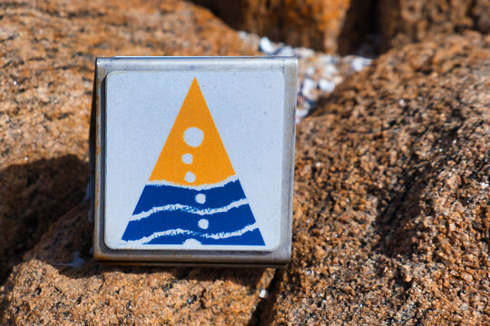 Trail marker of the Cape to Cape Track, a long distance walking track from Cape Naturaliste to Cape Leeuwin in the southwest of Western Australia
