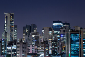 Fototapeta na wymiar Vista noturna do bairro da Vila Olimpia e Itaim Bibi, São Paulo, Brasil