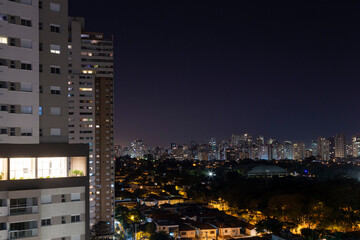Vista noturna do bairro da Vila Olimpia e Itaim Bibi, São Paulo, Brasil