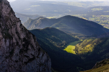 Fototapeta na wymiar view from the Kondracka mountain pass to the valley