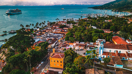 Ilha Oceano Atlântico Paisagem Ilhabela São Paulo MSC Cruzeiro Navio Cargueiro Porto São Sebastião Balsa Céu Mar Navegação Navegar Transporte Aquatico Litoral Férias Viagem Viajar Turismo Drone Aéreo 