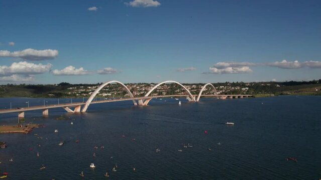sobrevoo pela ponte Jk em Brasilia - Brasil