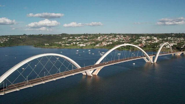 sobrevoo pela ponte Jk em Brasilia - Brasil