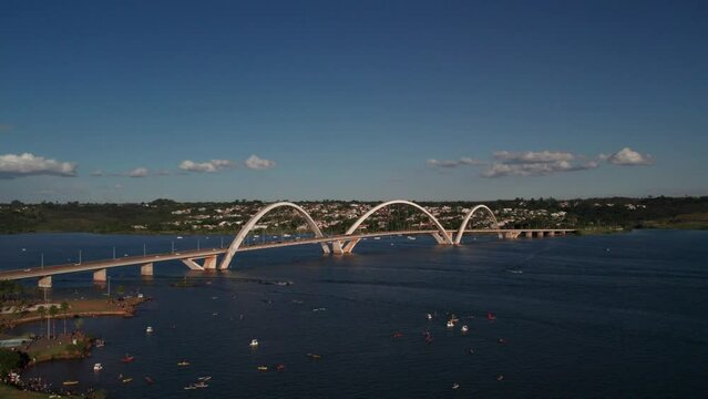 sobrevoo pela ponte Jk em Brasilia - Brasil