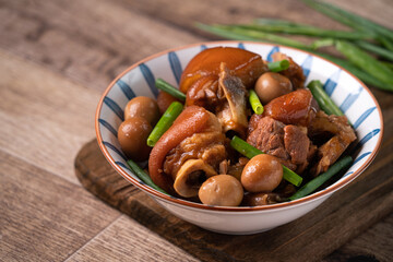 Taiwanese traditional food pork knuckle in a bowl