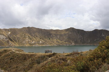 Casa sobre monta&ntilde;a