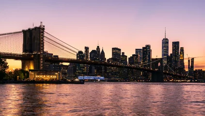 Foto auf Acrylglas New York City Brooklyn Bridge and Lower Manhattan at Sunset © Emeric's Timelapse