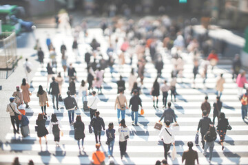 横断歩道を渡る人々 ビジネスイメージ