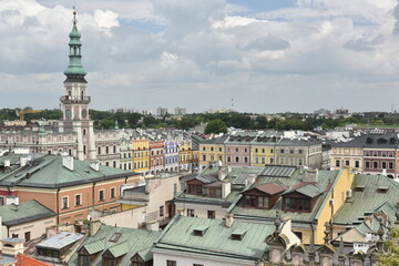 Dachy w mieście Zamość w Polsce © EwaAF