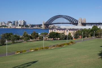 Wharf vor der Harbour Bridge in Sydney