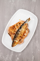 Grilled sardines with sauce on fresh bread