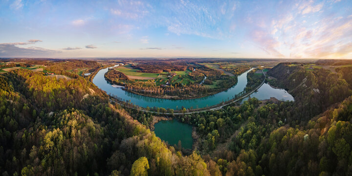 Landschaft an der Leonberger Aussicht, Leonberg, Gemeinde Marktl am Inn, Alz, Mündung, Altwasser, Perach, Landkreis Altötting, Luftbild, Panorama, Banner, Innleite, Oberbayern, Bayern, Deutschland,