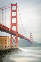 Vertical shot of the majestic view of the Golden Gate Bridge in San Francisco, USA