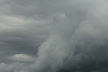 Obraz premium Overcast weather. Clouds before the rain.