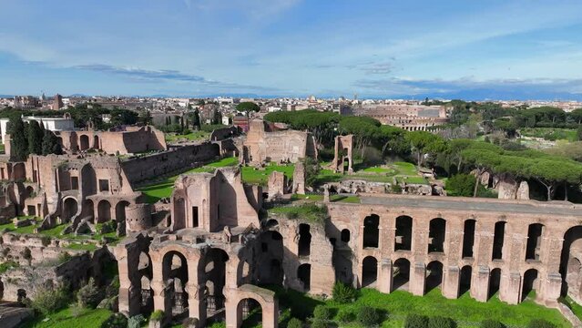 Le rovine del Palatino, dell'antica Roma e del Colosseo. Italia
Viasta panoramica dell'area archeologica di Roma. 