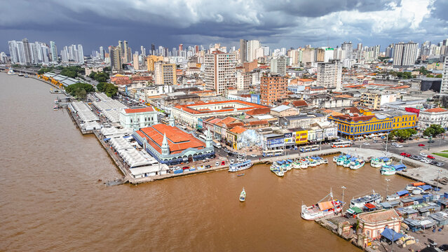 Paisagem Ver-o-Peso Bel&eacute;m Par&aacute; Cidade Mercado P&uacute;blico Ver o Peso Rio Amazonia Peixes Comida Turismo Tur&iacute;stico Arquitetura Barcos Peixe Pescadores Bel&eacute;m Forte Fortaleza Colonial Panor&acirc;mico Drone A&eacute;reo