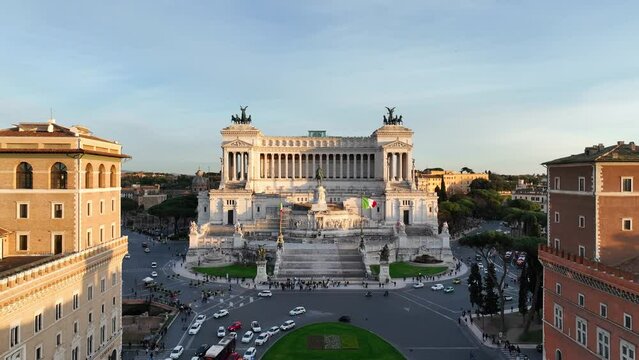 l'Altare della Patria e il foro romano a Roma, Italia
Vista aerea del Milite Ignito detto anche Vittoriano.