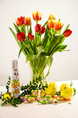 Święta, Wielkanoc, pisanka , zając , króliczek , wiosna, kwiaty , Żonkile, jajka, tulipany, kwiaty, bukszpan © Daniel Folek
