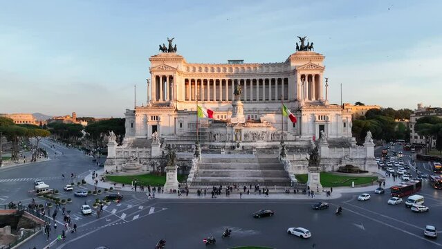 l'Altare della Patria e il foro romano a Roma, Italia
Vista aerea del Milite Ignito detto anche Vittoriano.